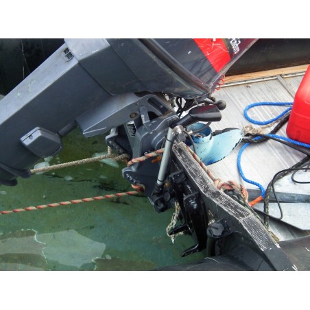 Fishfinder transducer arm mount
